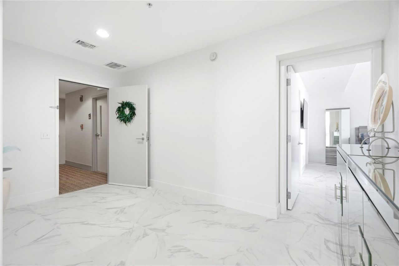 175 1st Street S, Unit 1008, Saint Petersburg, FL 33701 Photo