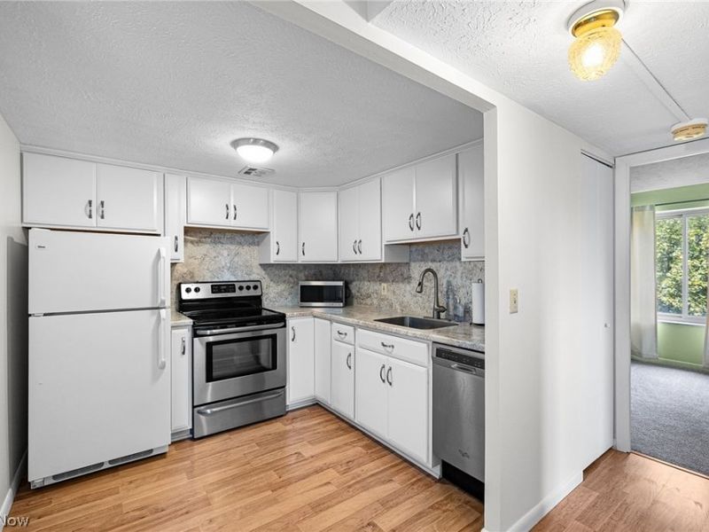 50 S Rocky River, Unit 506, Berea, OH 44017 Photo 7