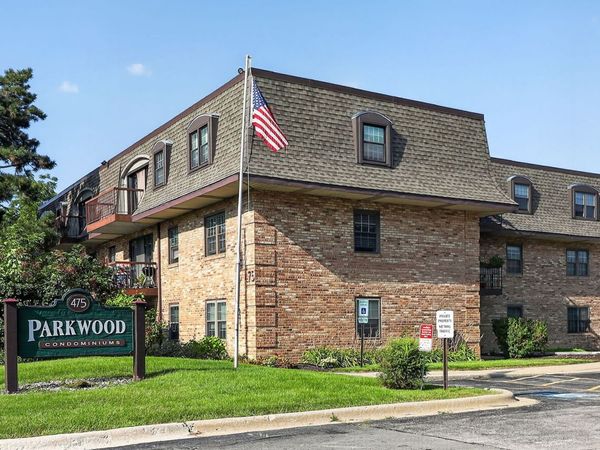 475 N Cass Avenue, Unit 202, Westmont, IL 60559