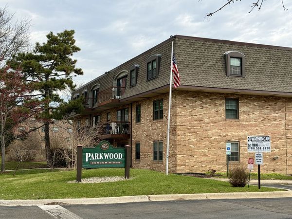 475 N Cass Avenue, Unit 202, Westmont, IL 60559