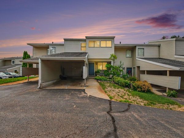6254 Architrave Drive SE, Grand Rapids, MI 49546