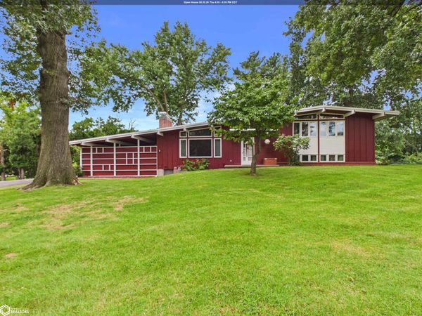 3262 Middle Road, Keokuk, IA 52632