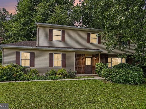 621 ENSMINGER DRIVE , YORK, PA 17407