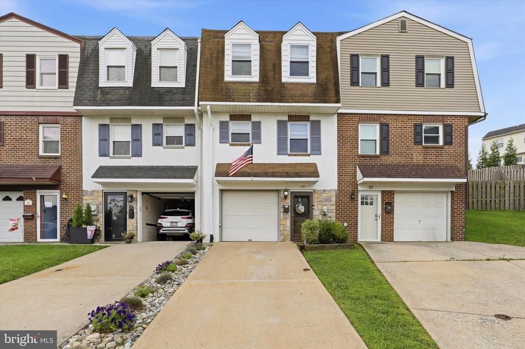 119 SUTCLIFFE LANE, CONSHOHOCKEN, PA 19428
