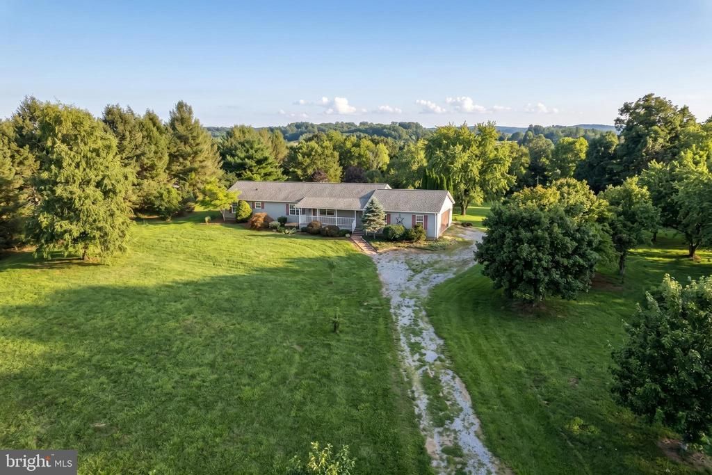 4782 E BERLIN RD, THOMASVILLE, PA 17364