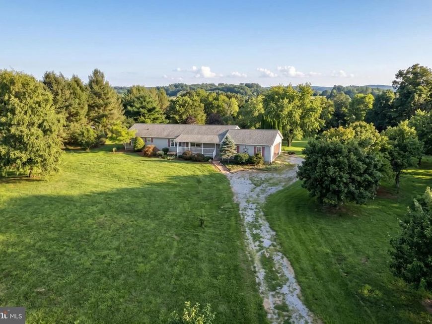 4782 E Berlin Rd, Thomasville, PA 17364 Main Photo
