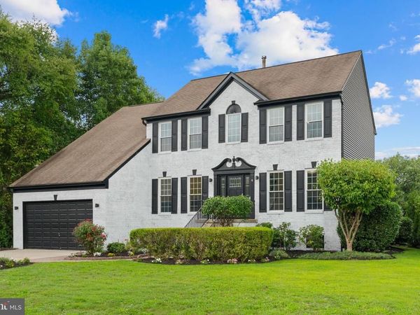 6 WESTBURY COURT, BORDENTOWN, NJ 08505