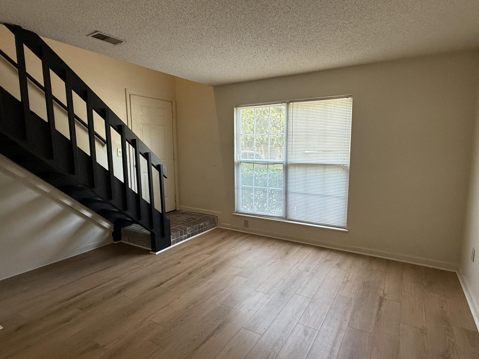 2494 Etiwan Photo 10