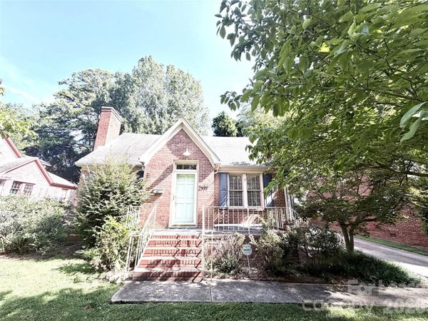 2537 Cranbrook Lane , Charlotte, NC 28207