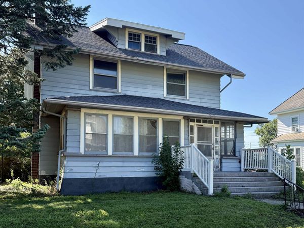 513 West Street, Reinbeck, IA 50669