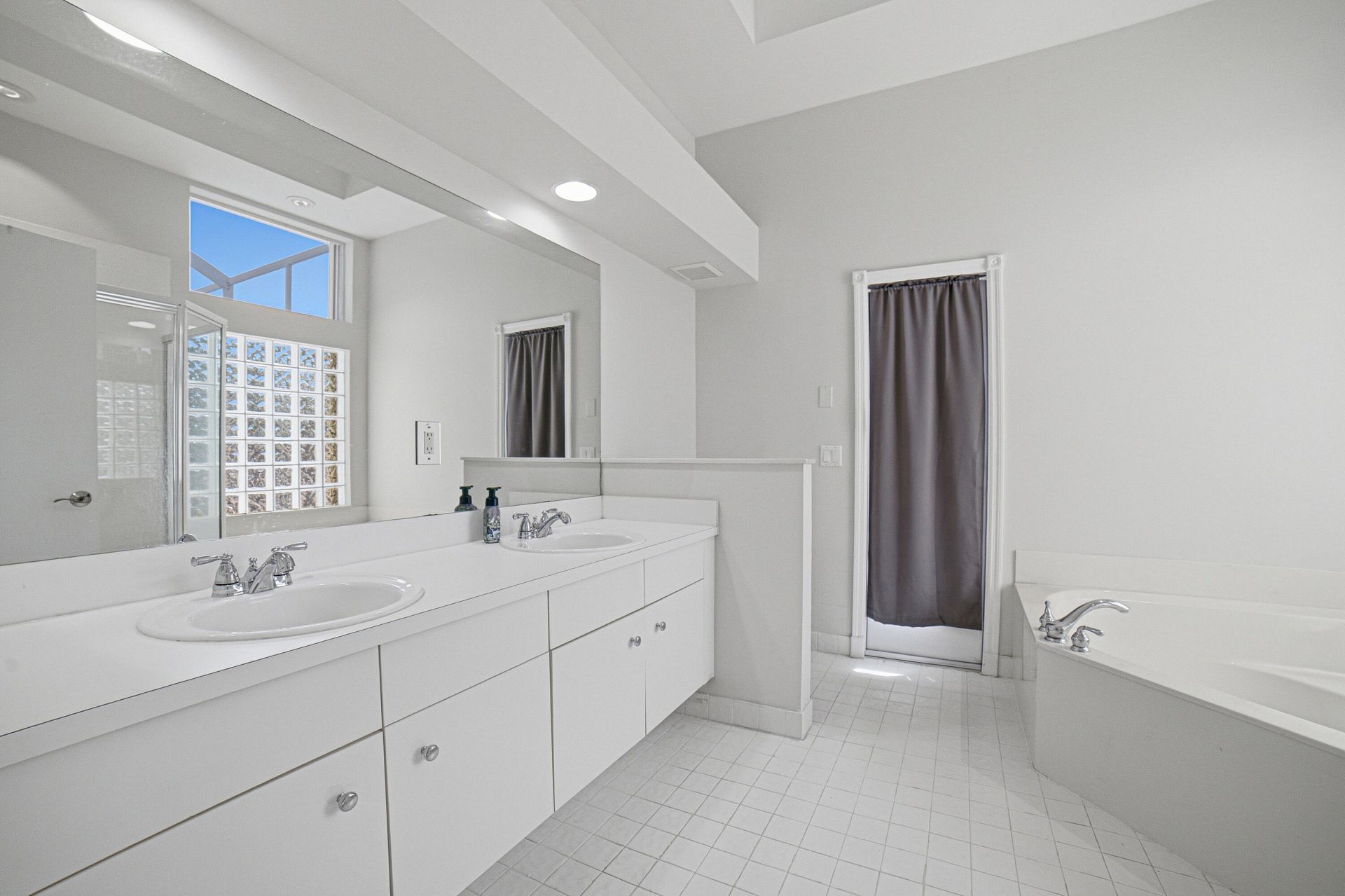 10599 Saint Thomas Drive, Boca Raton, FL 33498 Photo