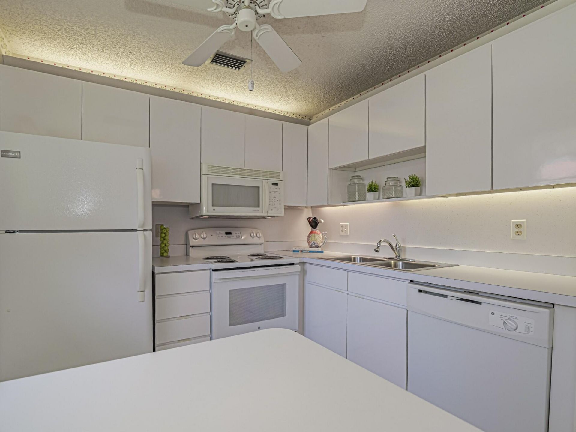 50 Woodland Drive, Unit 202, Vero Beach, FL 32962 Photo