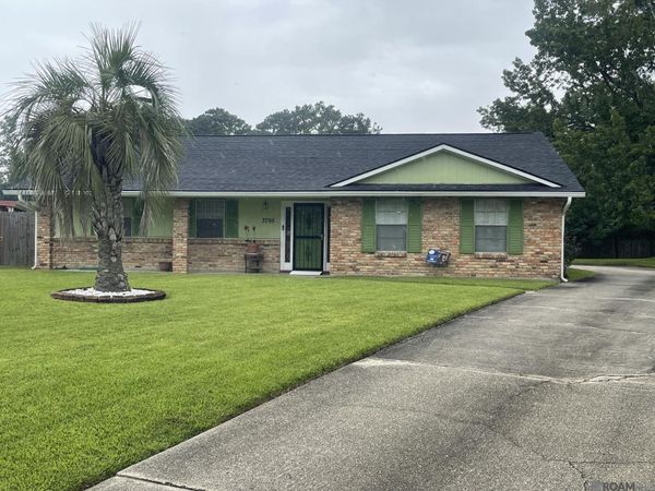 3795 Cathedral Dr, Baton Rouge, LA 70805