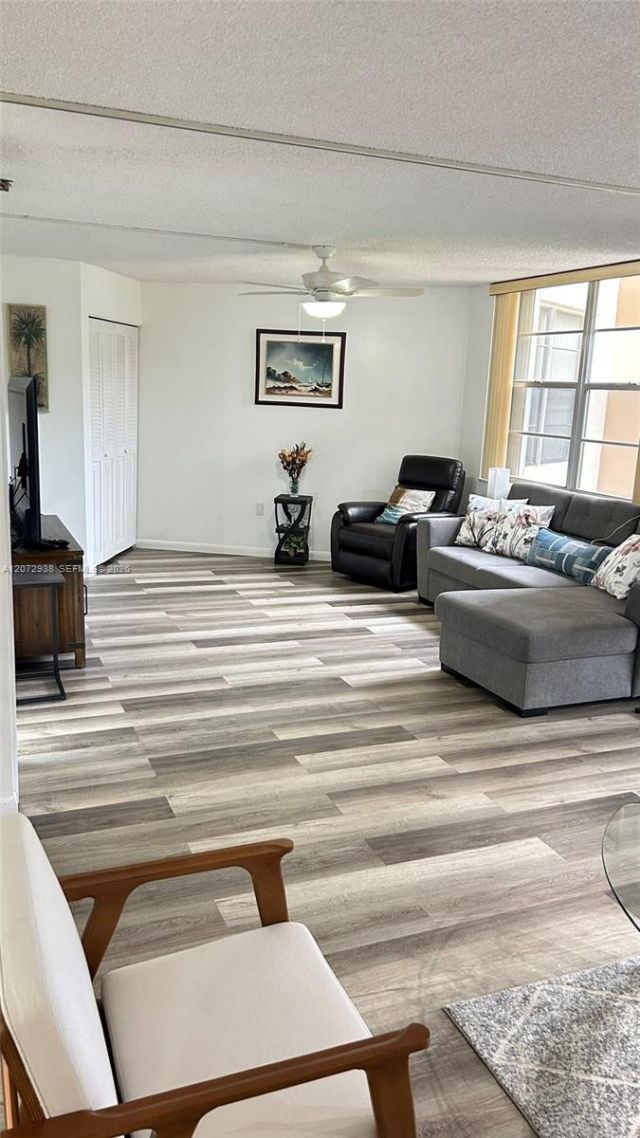 1200 Saint Charles Pl , Unit 209, Pembroke Pines, FL 33026 Photo