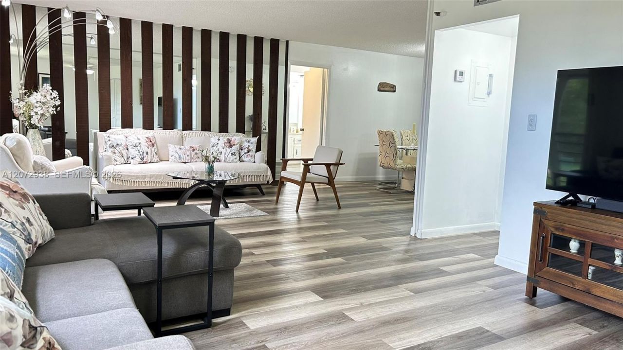 1200 Saint Charles Pl , Unit 209, Pembroke Pines, FL 33026 Photo