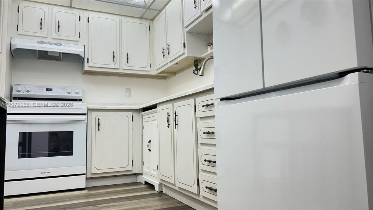 1200 Saint Charles Pl , Unit 209, Pembroke Pines, FL 33026 Photo