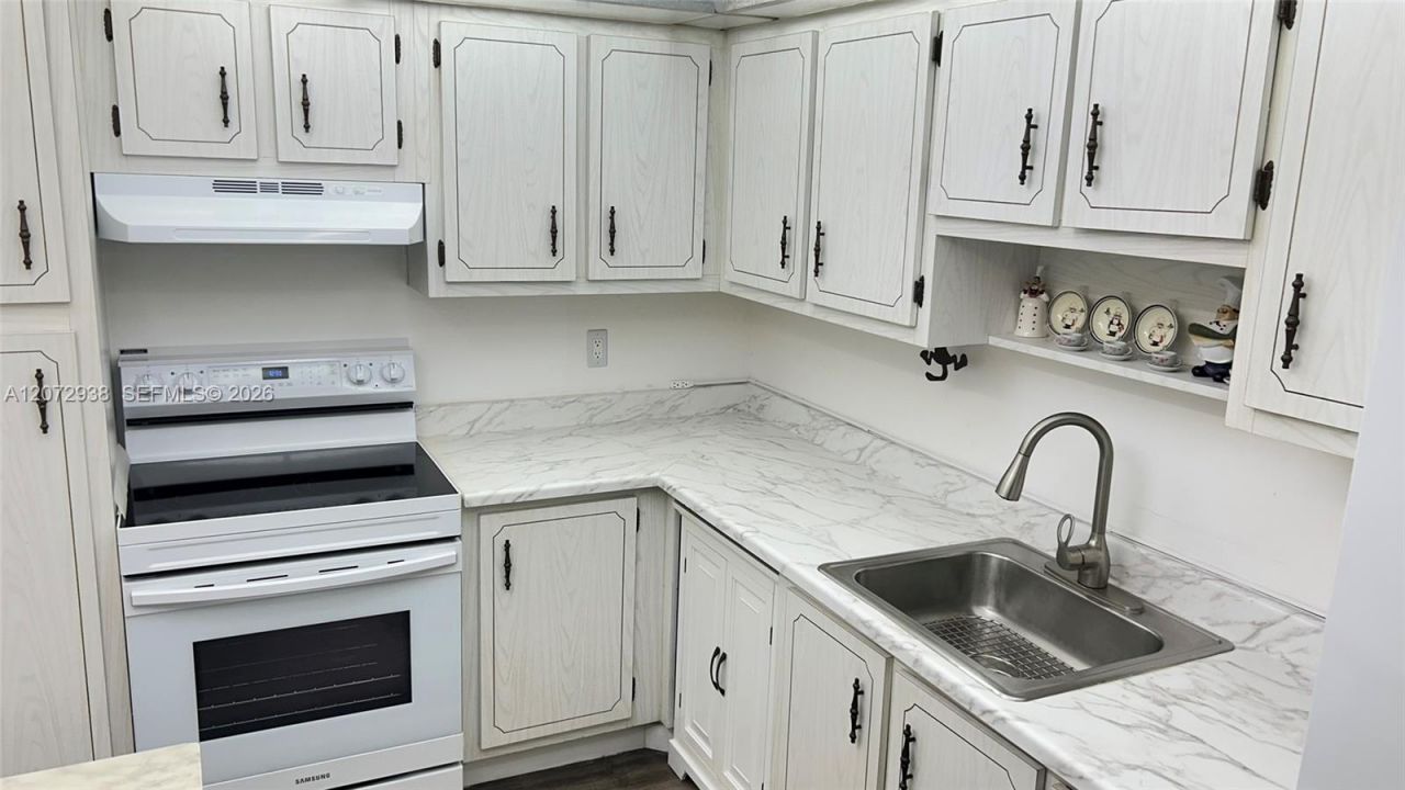 1200 Saint Charles Pl , Unit 209, Pembroke Pines, FL 33026 Photo