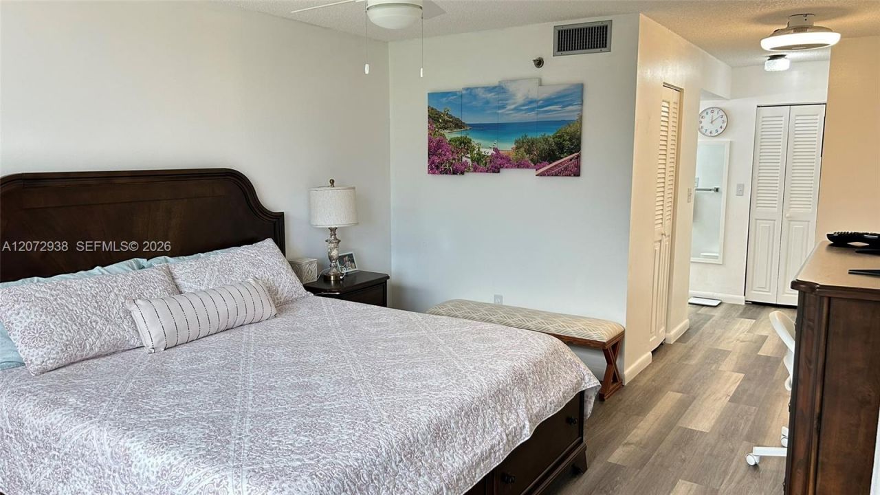 1200 Saint Charles Pl , Unit 209, Pembroke Pines, FL 33026 Photo
