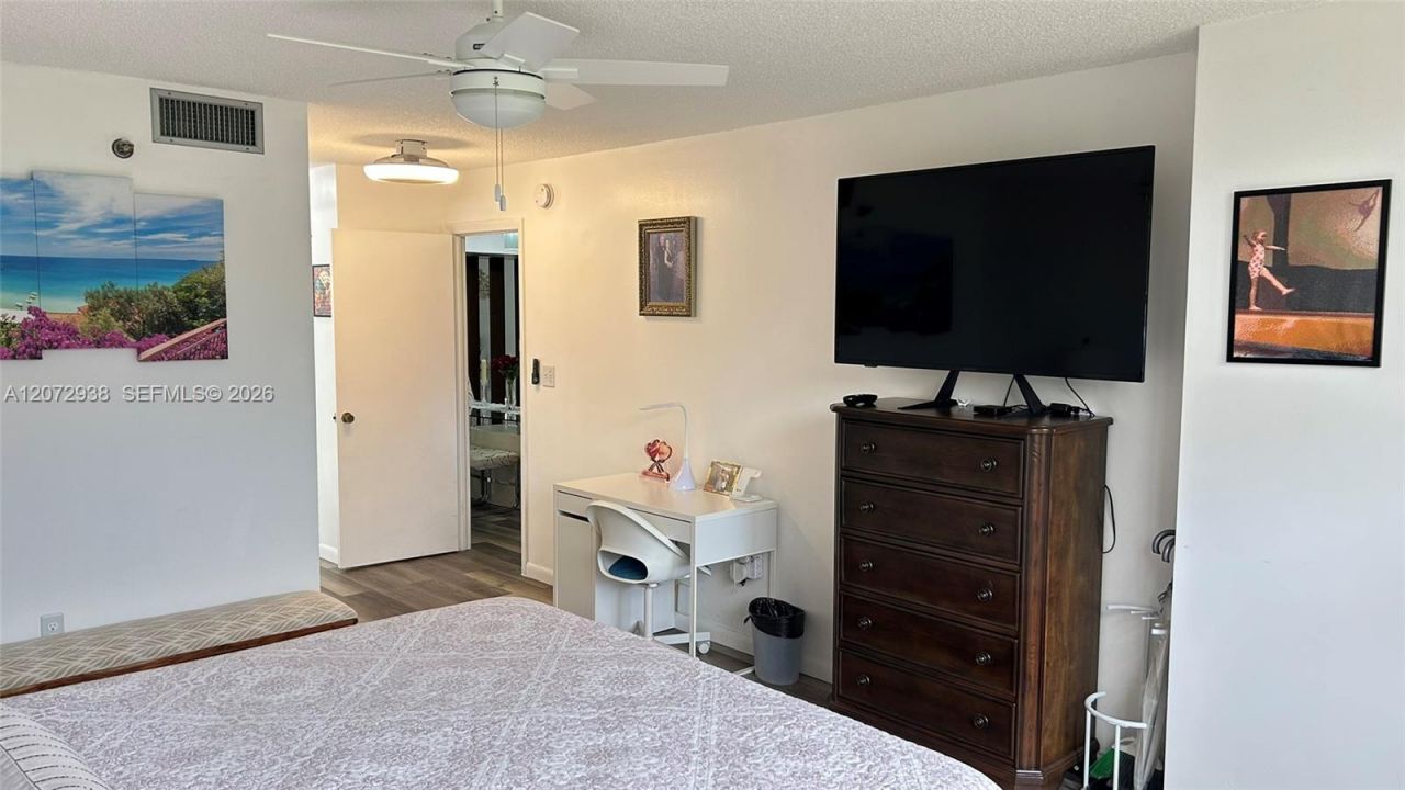 1200 Saint Charles Pl , Unit 209, Pembroke Pines, FL 33026 Photo