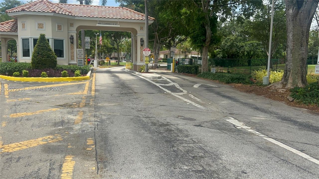 1200 Saint Charles Pl , Unit 209, Pembroke Pines, FL 33026 Photo