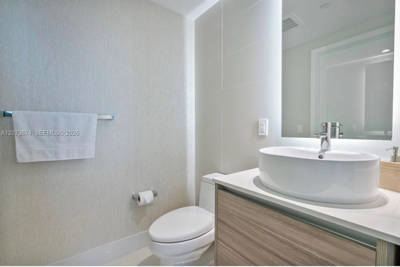 121 NE 34th St , Unit 2506A, Miami, FL 33137 Photo
