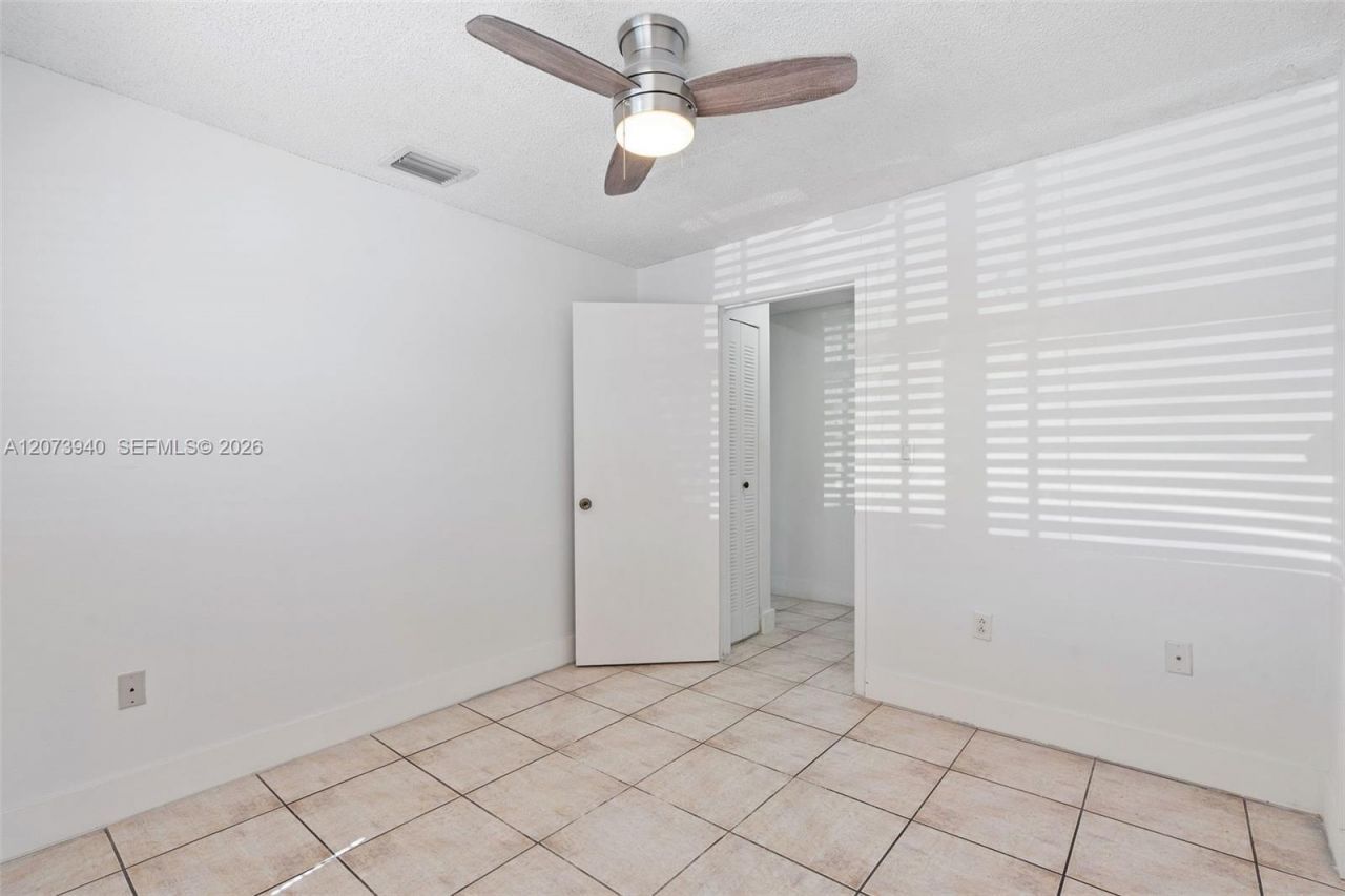11259 NW 88th Ave, Unit -, Hialeah Gardens, FL 33018 Photo