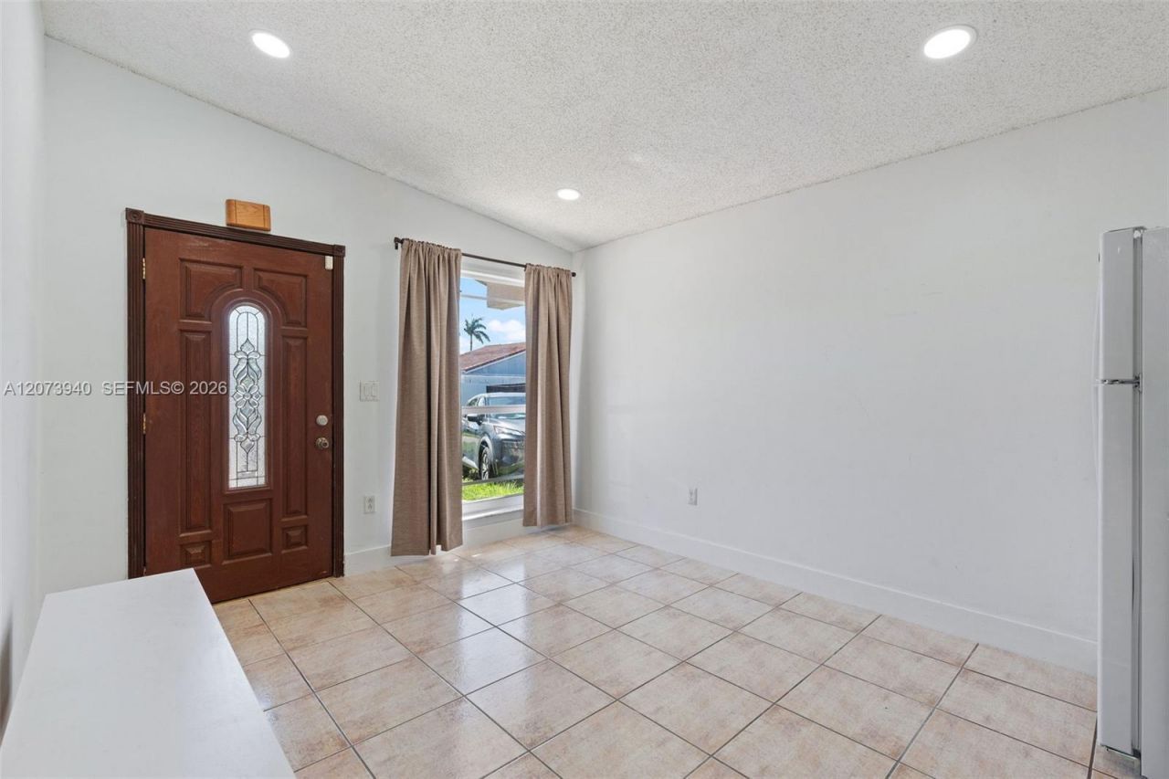 11259 NW 88th Ave, Unit -, Hialeah Gardens, FL 33018 Photo