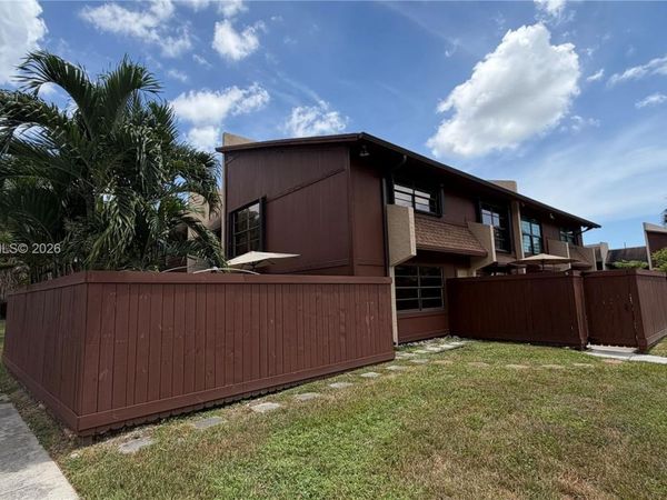 11507 SW 64th St, Unit G, Miami, FL 33173