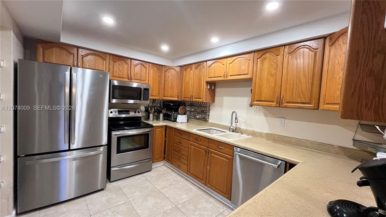 11507 SW 64th St , Unit G, Miami, FL 33173 Photo