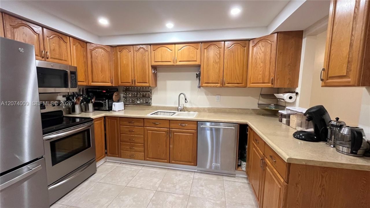 11507 SW 64th St , Unit G, Miami, FL 33173 Photo
