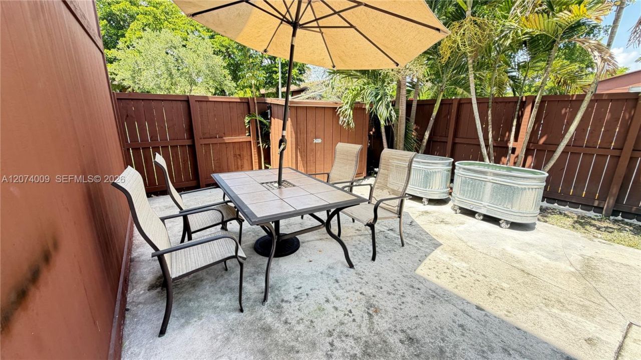 11507 SW 64th St, Unit G, Miami, FL 33173 Photo