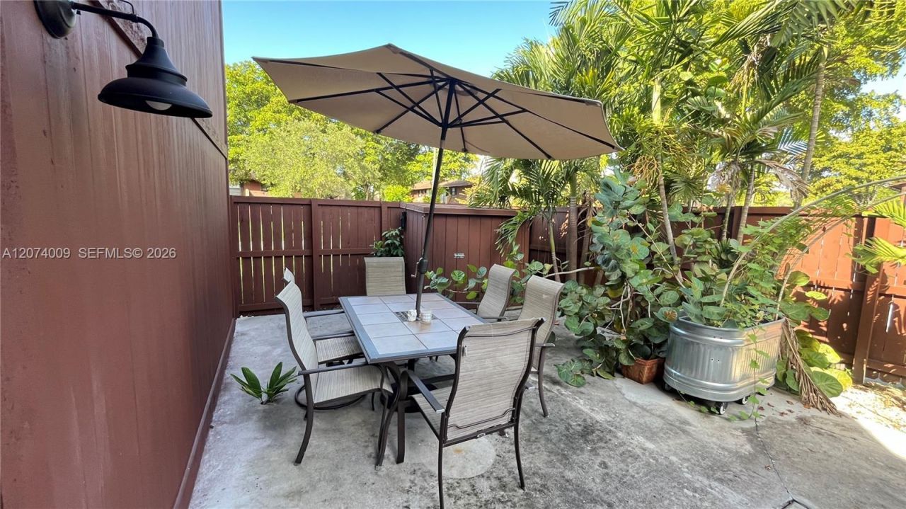 11507 SW 64th St , Unit G, Miami, FL 33173 Photo