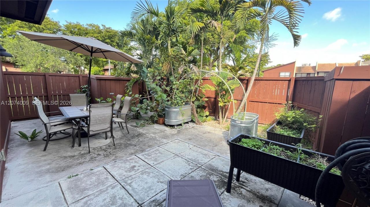 11507 SW 64th St , Unit G, Miami, FL 33173 Photo