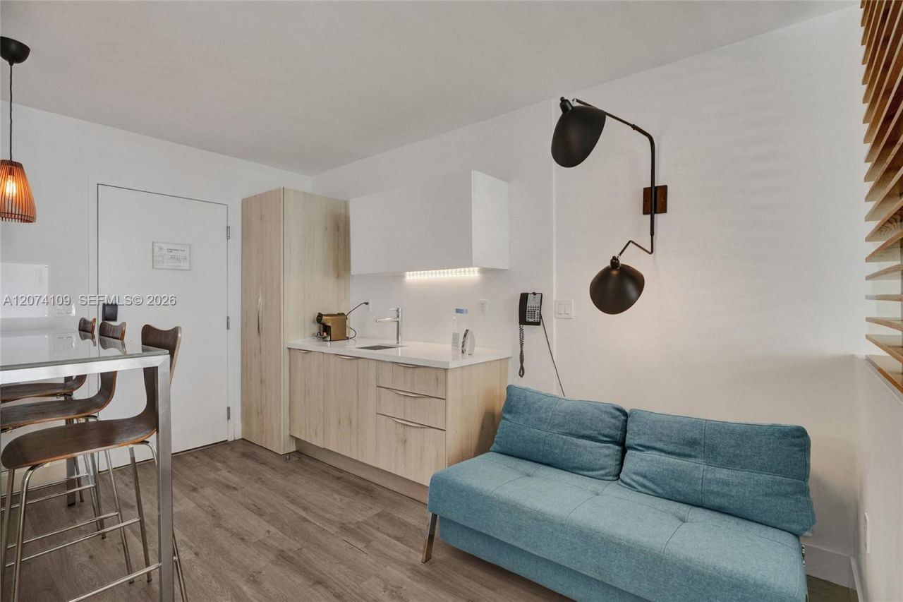6080 Collins Ave , Unit 508, Miami Beach, FL 33140 Photo