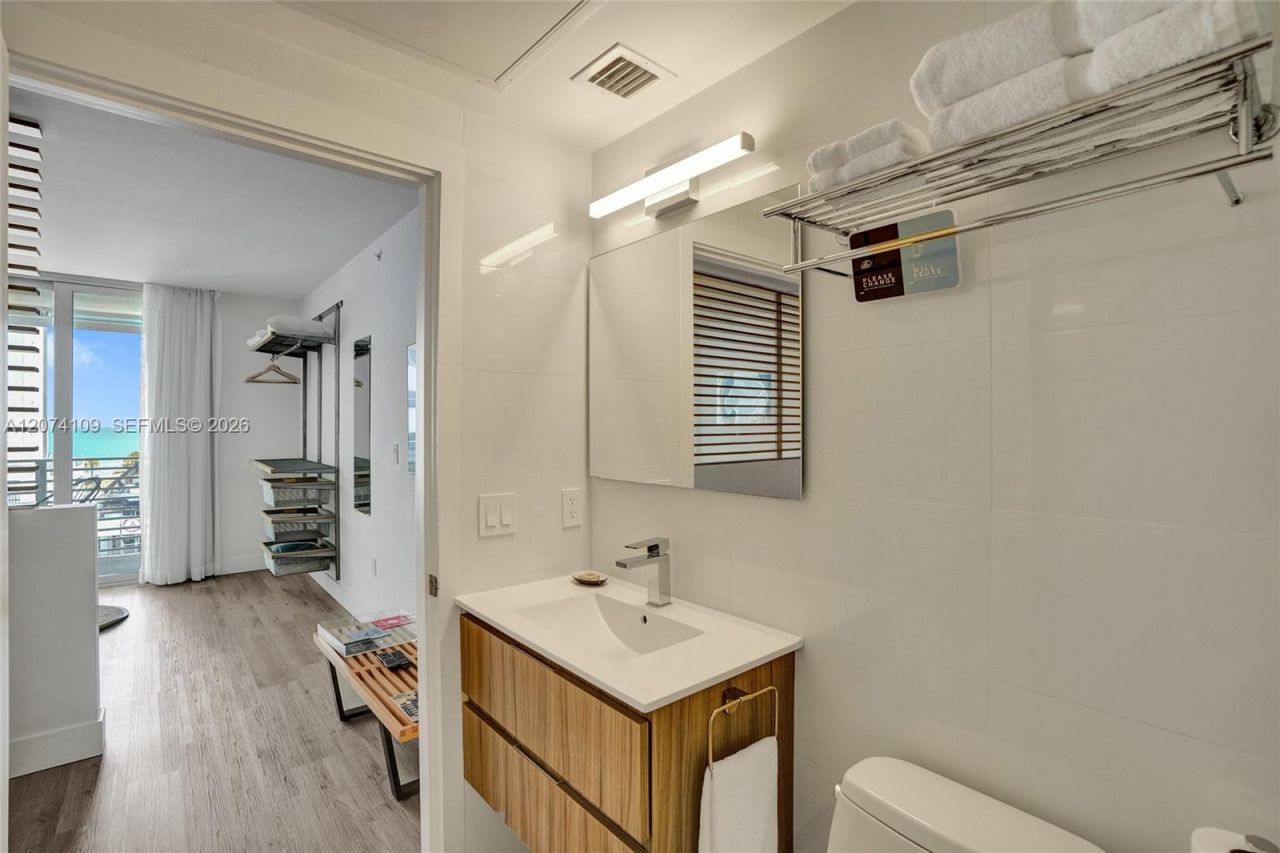 6080 Collins Ave , Unit 508, Miami Beach, FL 33140 Photo