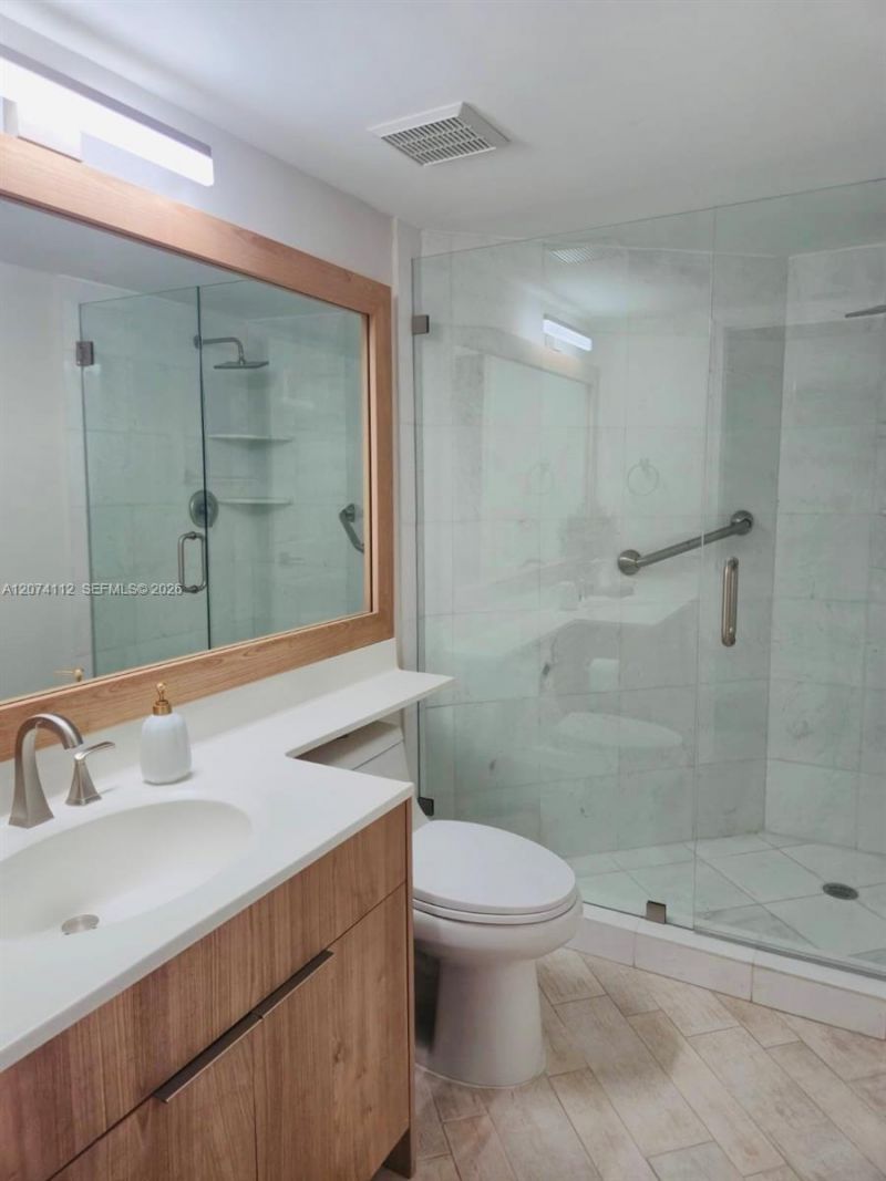 3530 Mystic Pointe Dr , Unit 2215, Aventura, FL 33180 Photo