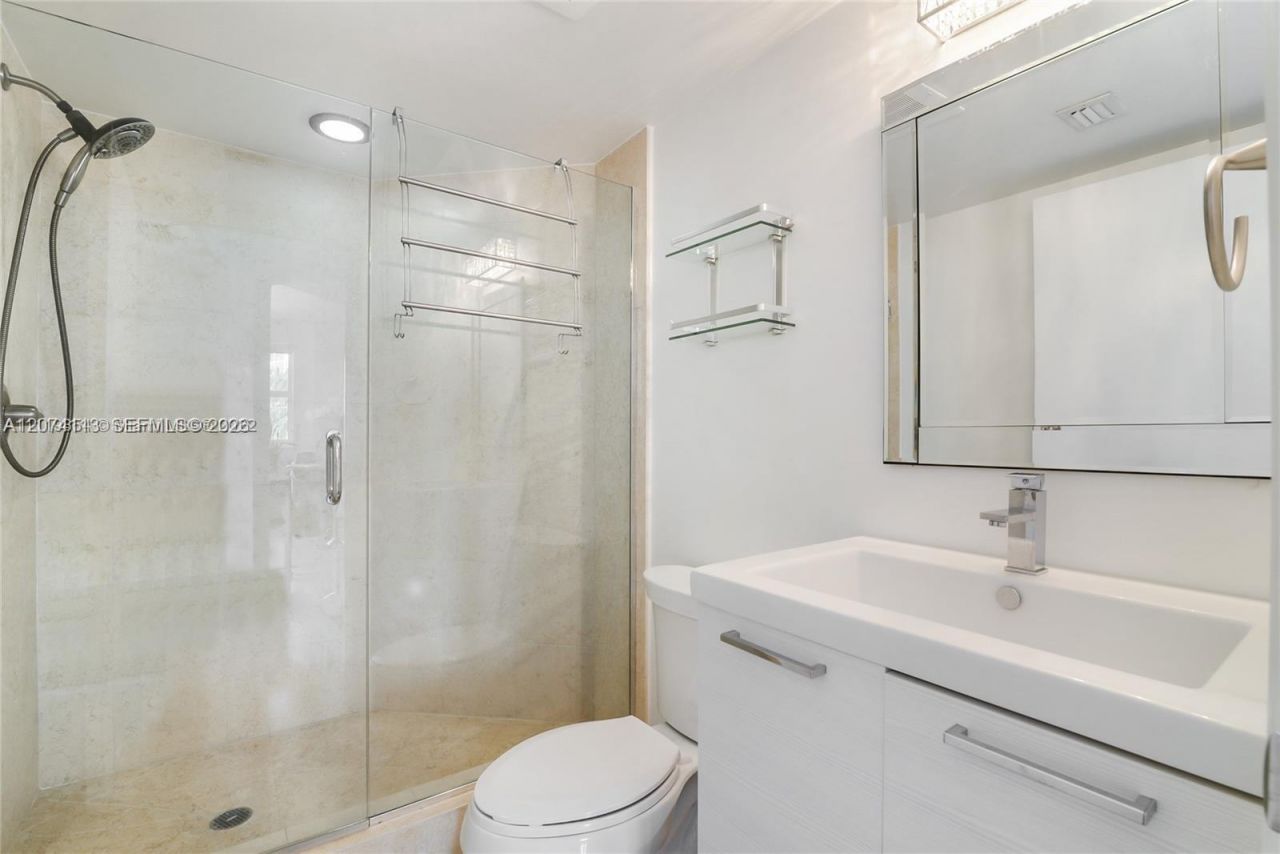 19900 E Country Club Dr, Unit 620, Aventura, FL 33180 Photo
