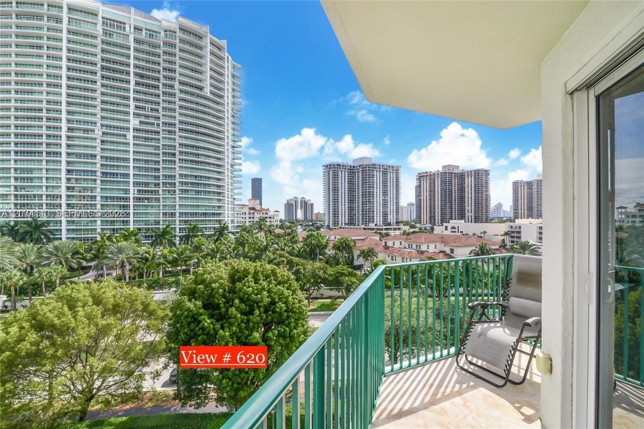 19900 E Country Club Dr, Unit 620, Aventura, FL 33180 Photo