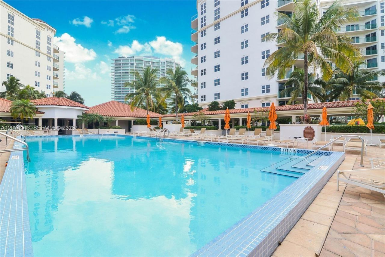 19900 E Country Club Dr, Unit 620, Aventura, FL 33180 Photo