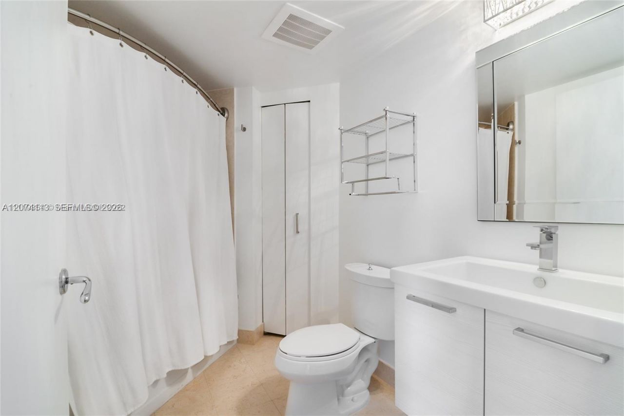 19900 E Country Club Dr, Unit 620, Aventura, FL 33180 Photo
