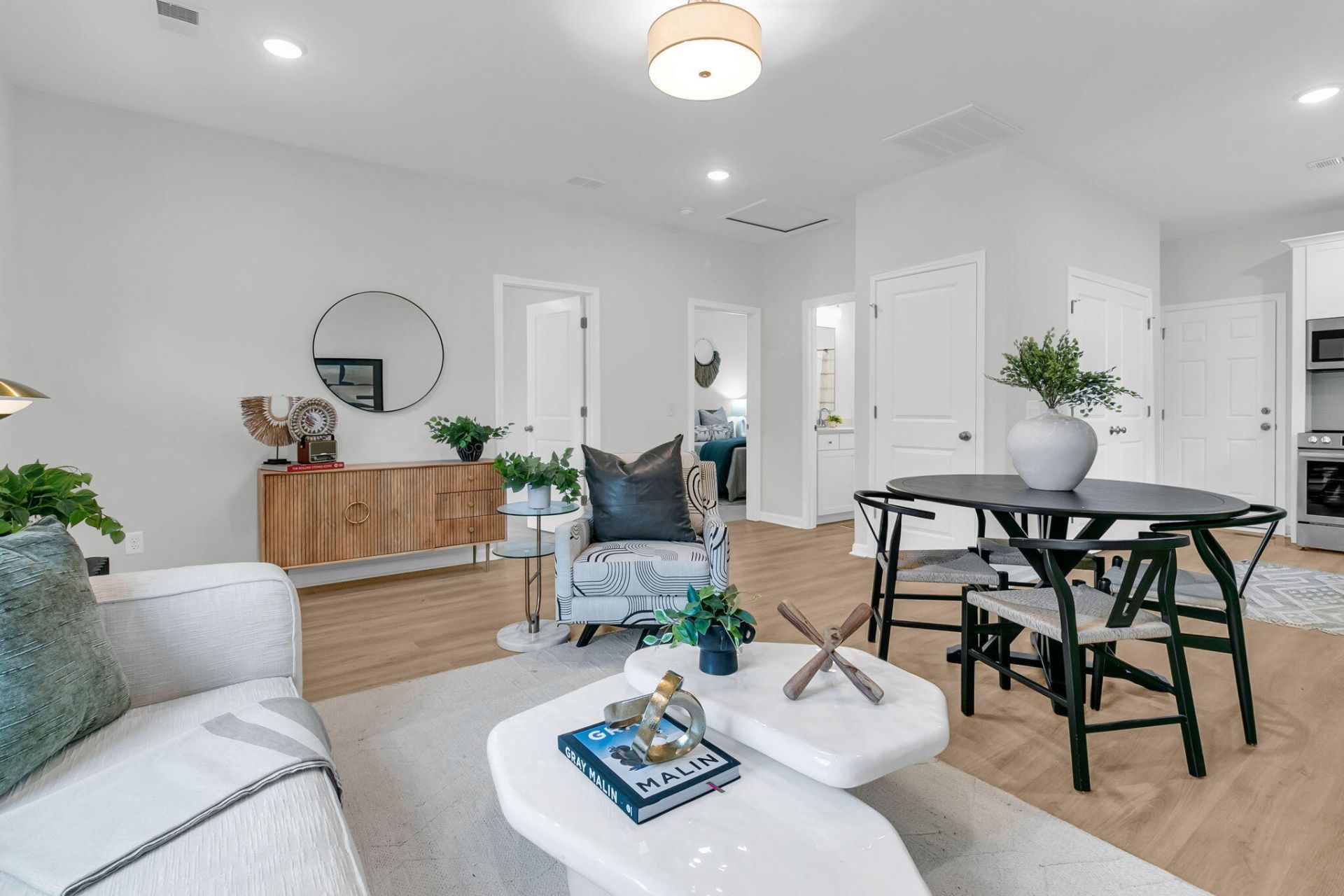5131 Delta Street Photo 10