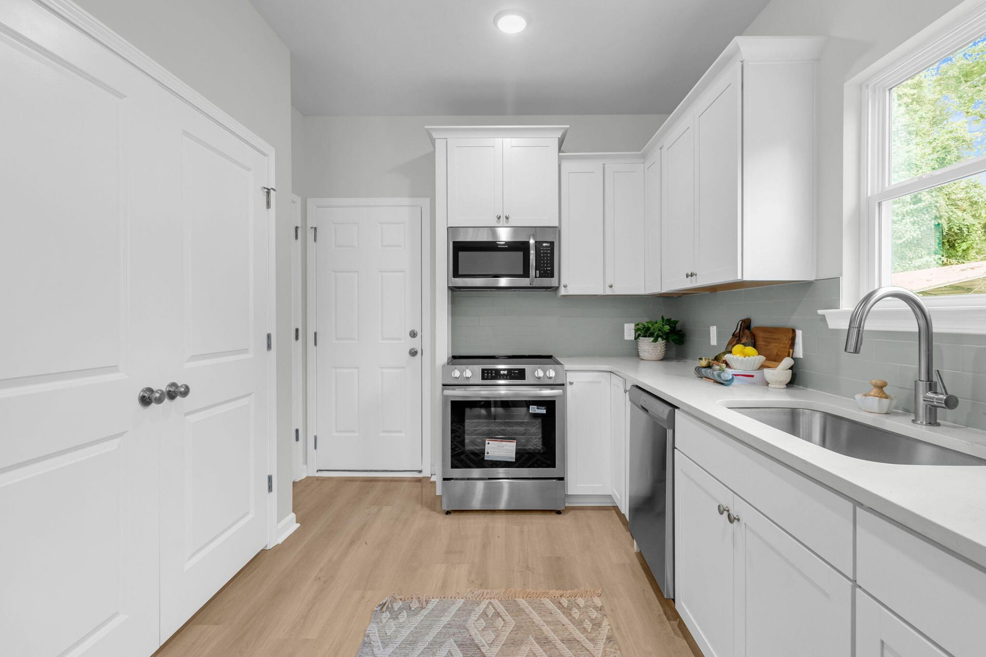 5131 Delta Street Photo 16