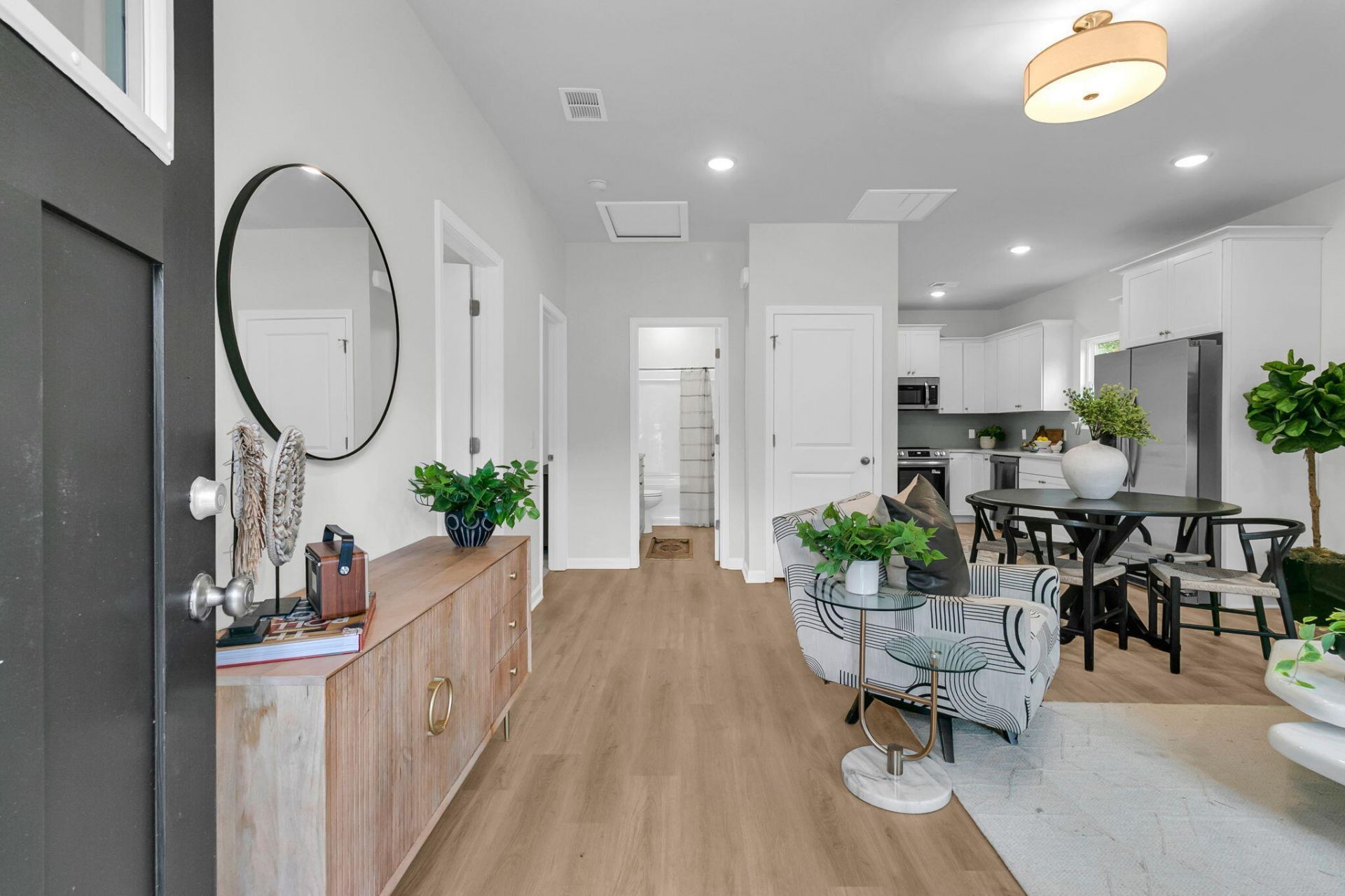 5131 Delta Street Photo 5