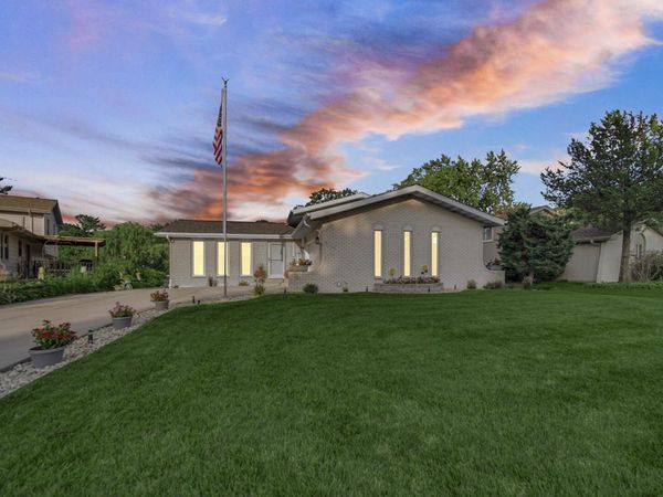 8569 Mathews Street, Crown Point, IN 46307