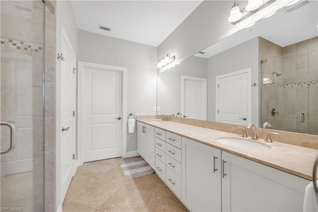 15140 Palmer Lake Cir, Unit 201, Naples, FL 34109 Photo