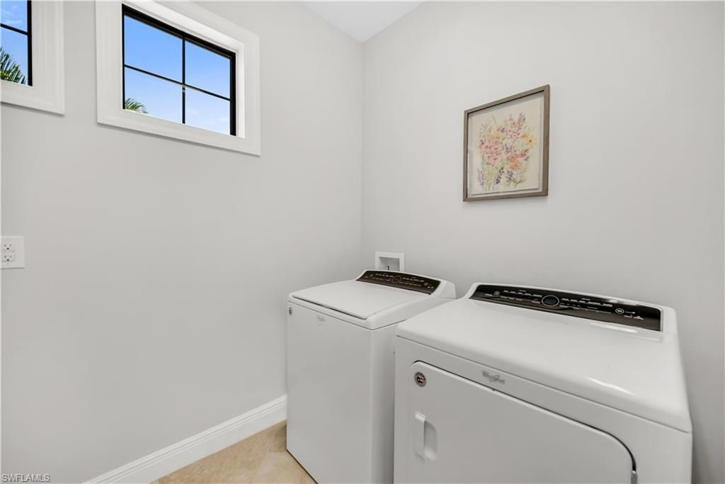 15140 Palmer Lake Cir, Unit 201, Naples, FL 34109 Photo