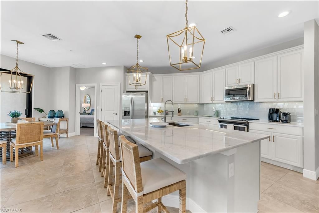 15140 Palmer Lake Cir, Unit 201, Naples, FL 34109 Photo