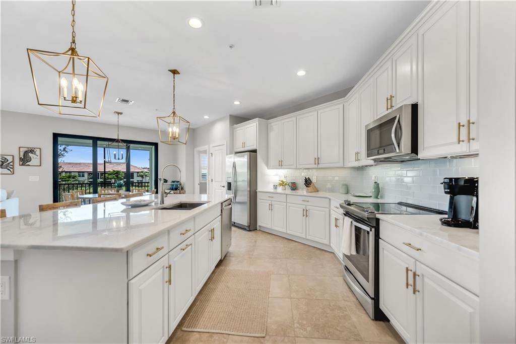 15140 Palmer Lake Cir, Unit 201, Naples, FL 34109 Photo