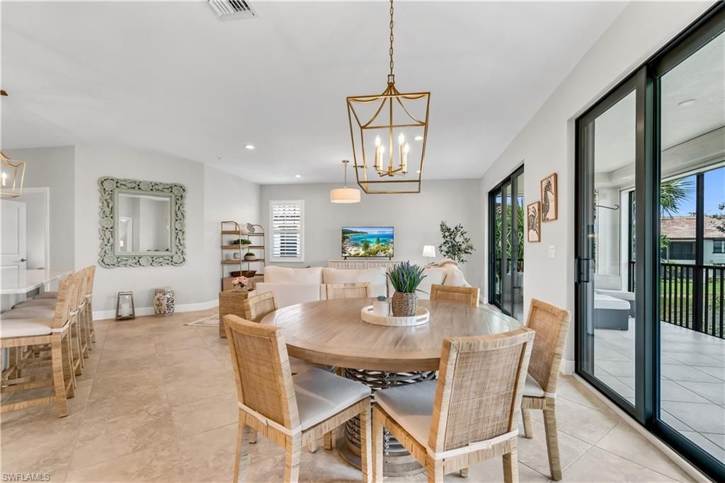 15140 Palmer Lake Cir, Unit 201, Naples, FL 34109 Photo