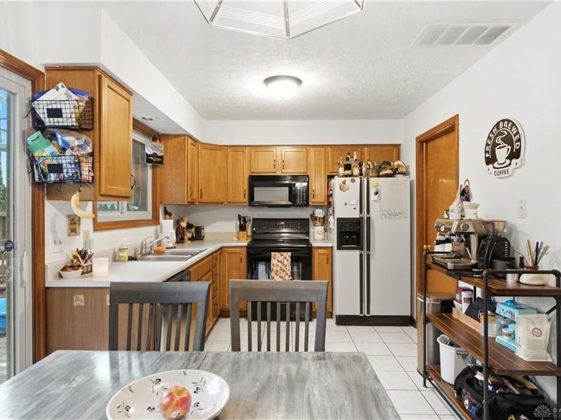 1440 Southlyn Drive, Kettering, OH 45409 Photo 12